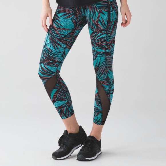 Lululemon Inspire Tight II
Palm Lace Tofino Teal Multi Size 10 - Picture 8 of 14